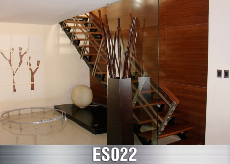 ES022
