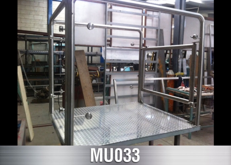 MU033